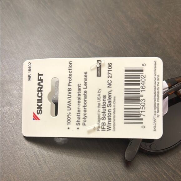 Signature Tortoise Shell Sunglasses - Picture 3 of 6